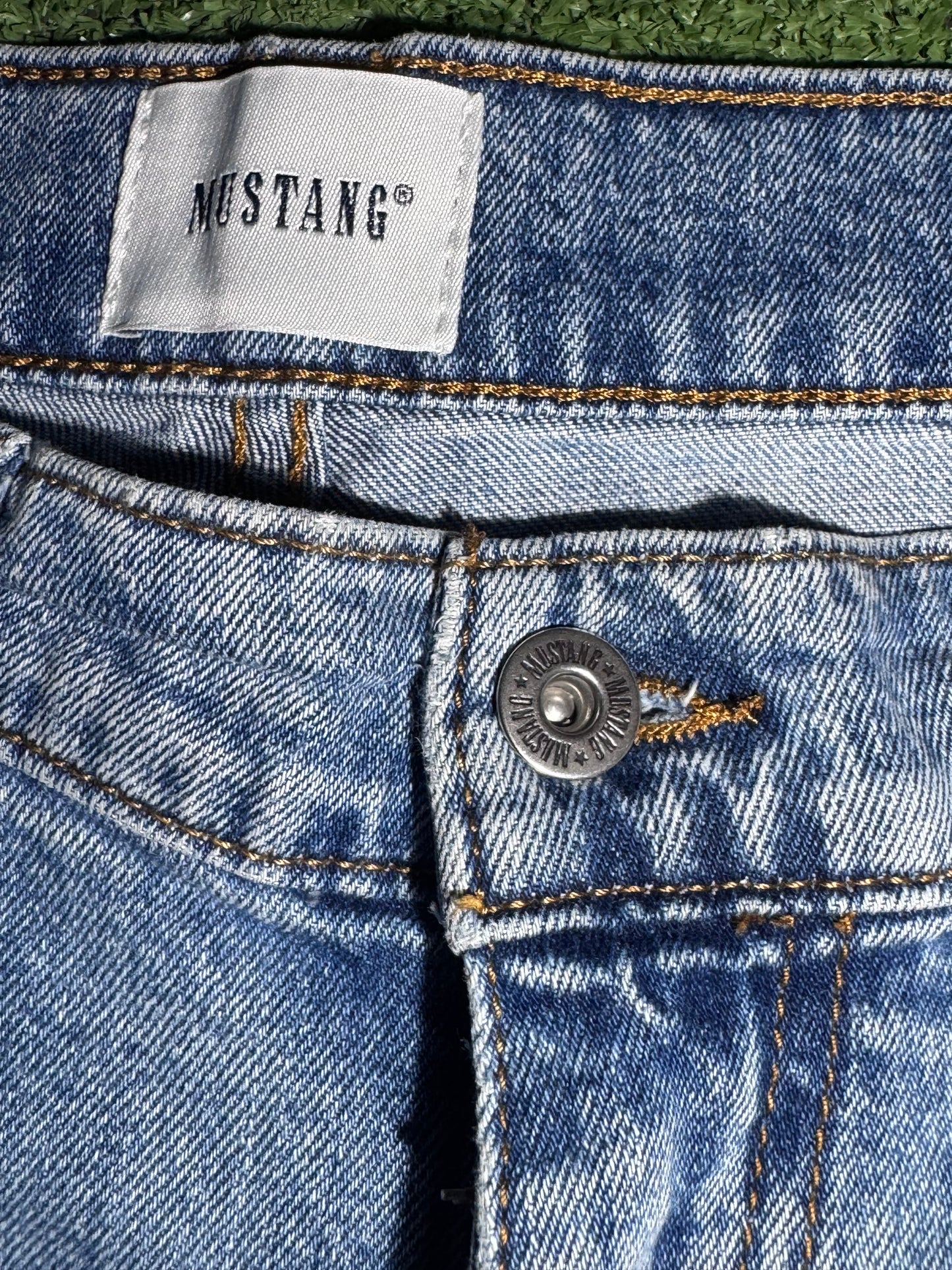Mustang дънков панталон – класическо синьо, washed ефект W34/L30