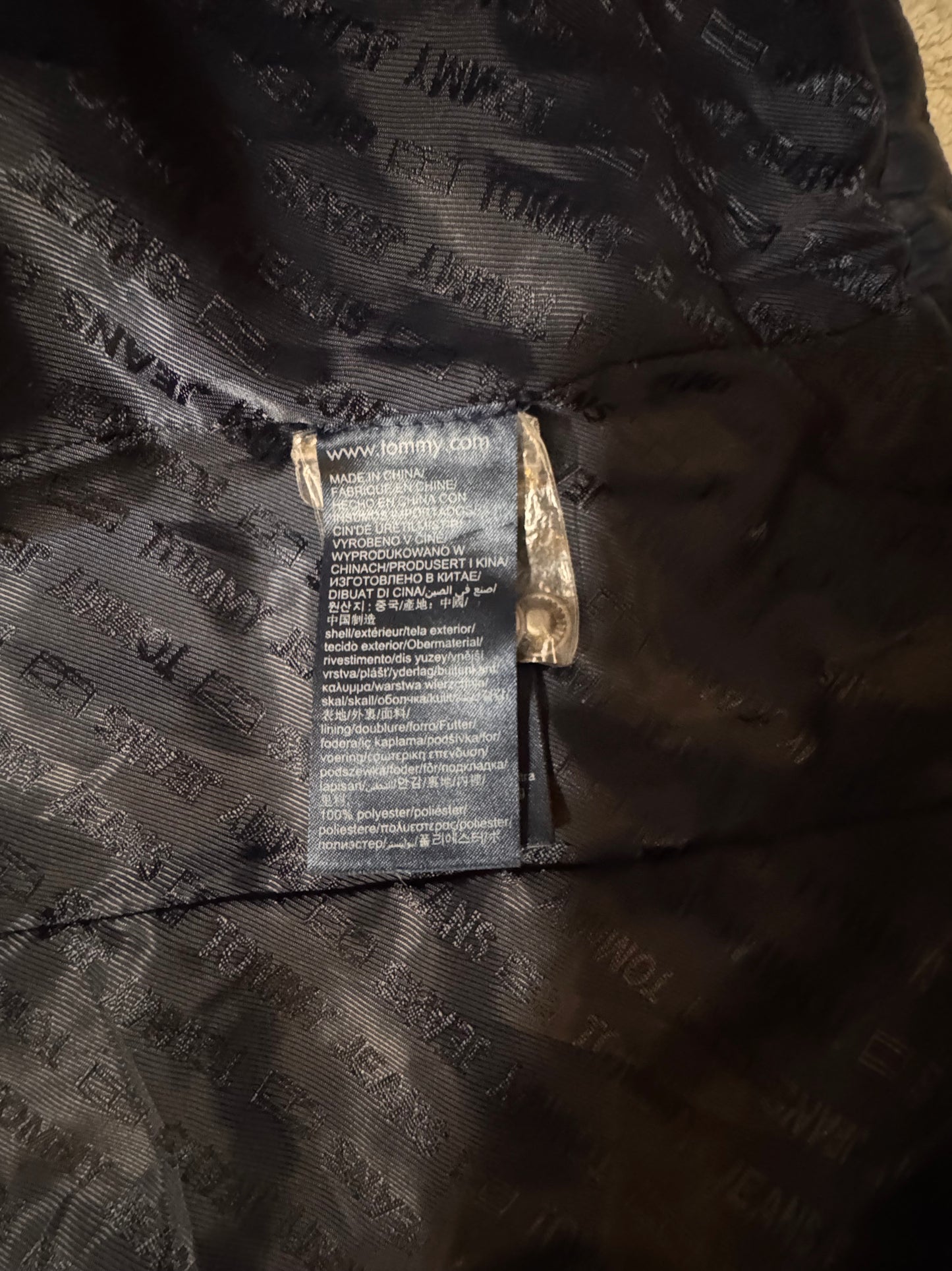 Tommy Jeans – Дълго капитонирано яке с качулка – тъмно синьо – Размер XS