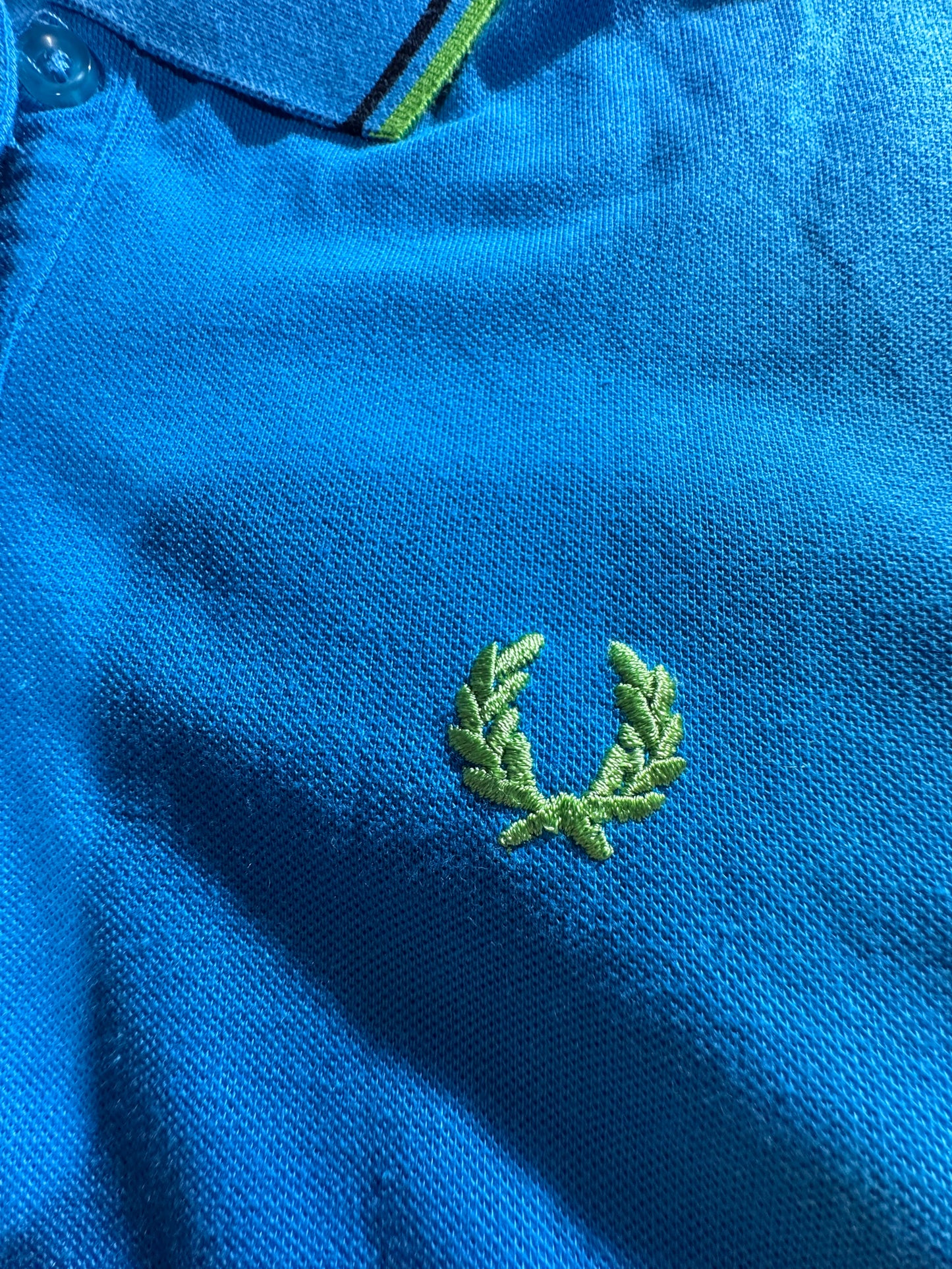 Fred Perry Синьо Поло L — Мъжка Риза с Неонов Кант