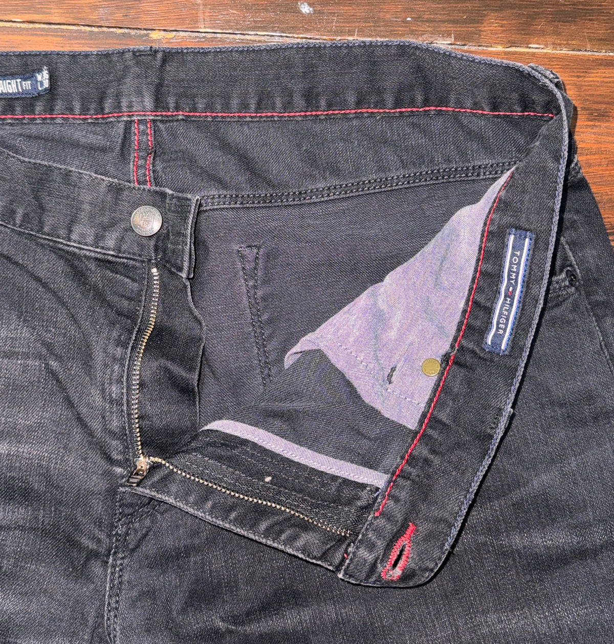 Tommy Jeans Мъжки дънки – Класически прав модел (Straight Fit)